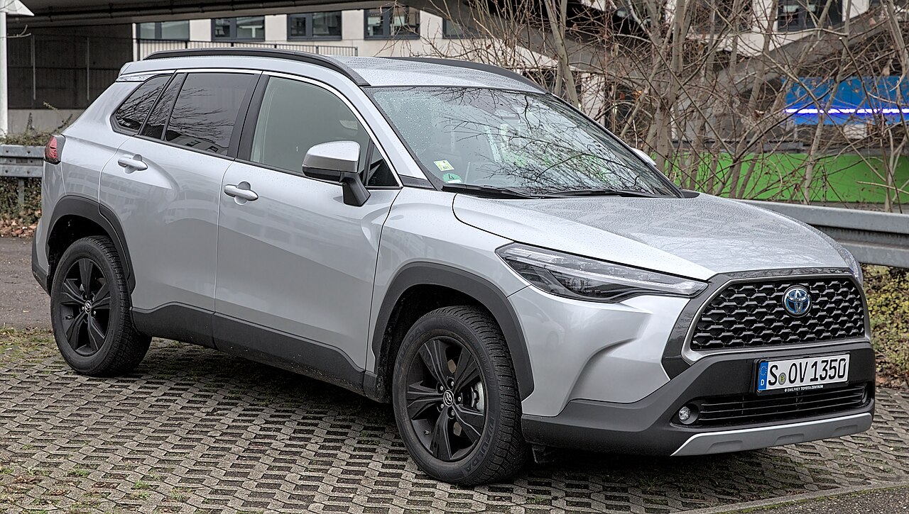 Toyota Corolla Cross híbrido seminovo